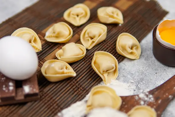5 PEYNİRLİ TORTELLİNİ